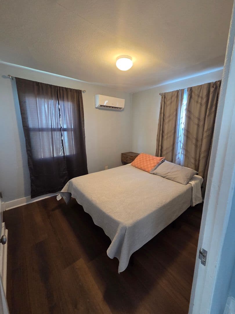 Albuquerque Apartment: 1521 Gold Ave SE