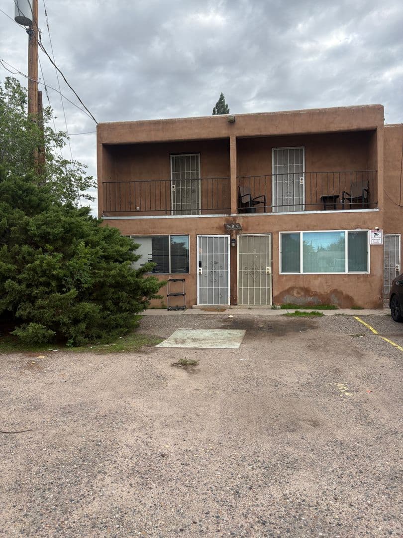 Albuquerque Apartment: 504 Candelaria Blvd. NW