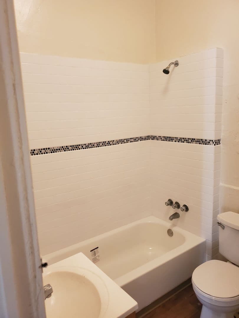 Albuquerque Apartment: 802 Walter Street SE