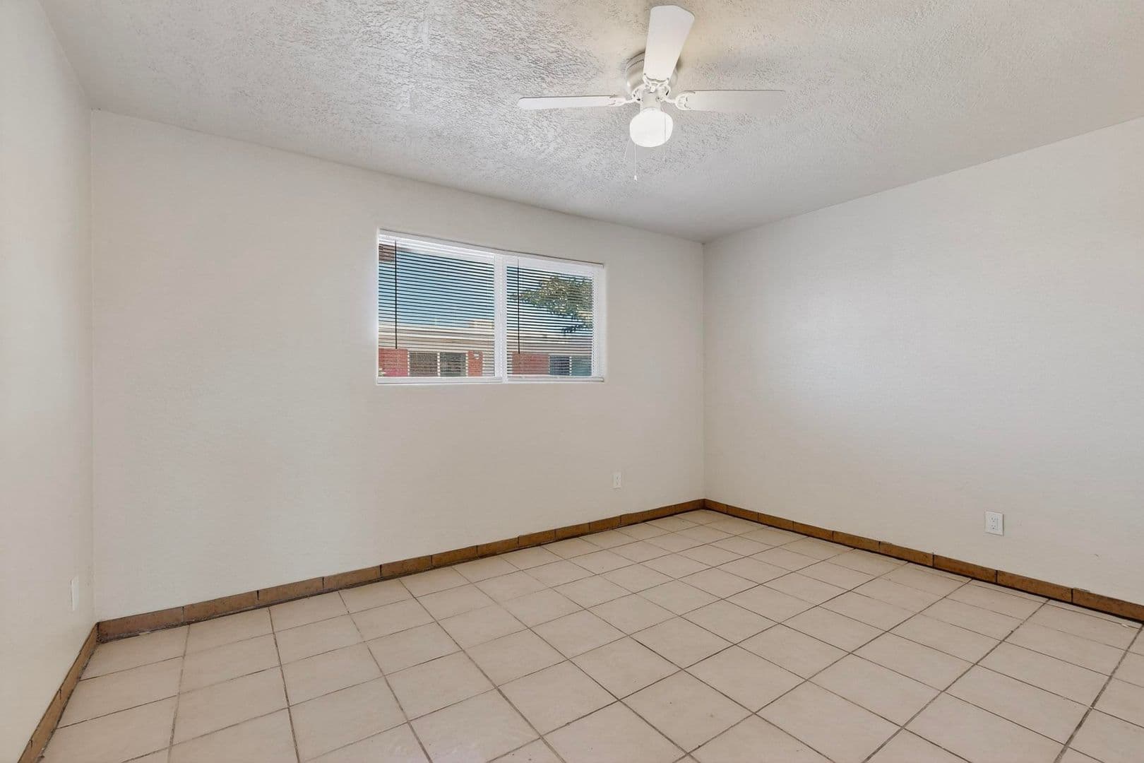 Albuquerque Apartment: 536 Cardenas Dr SE