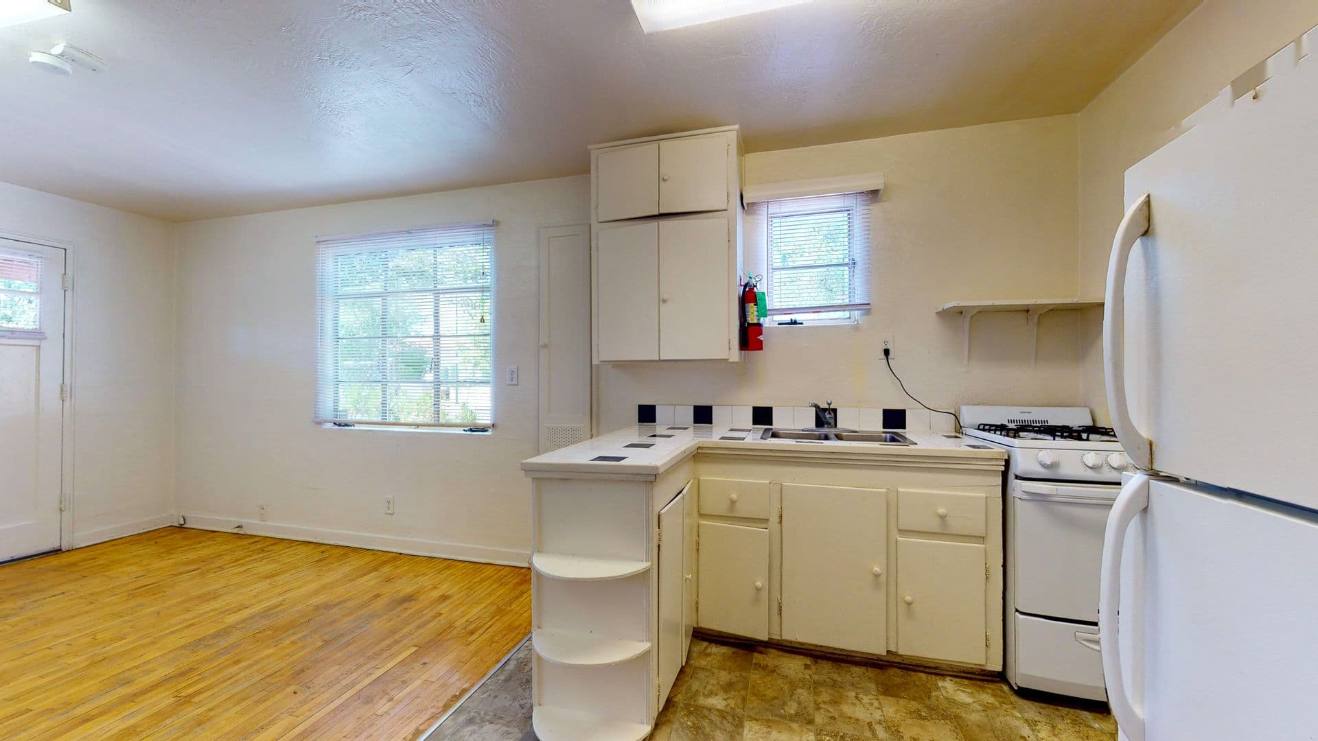 Albuquerque Apartment: 1816 Lead Avenue SE