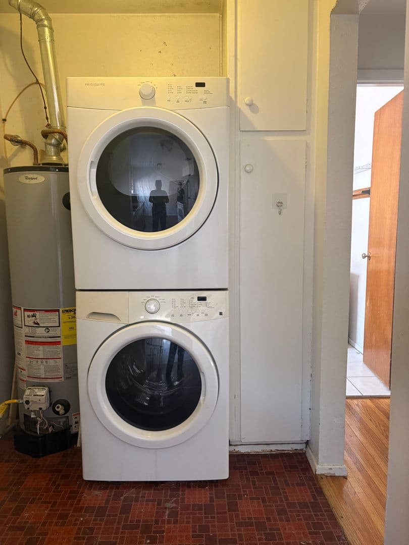 Albuquerque Apartment: 633 Monroe St. NE