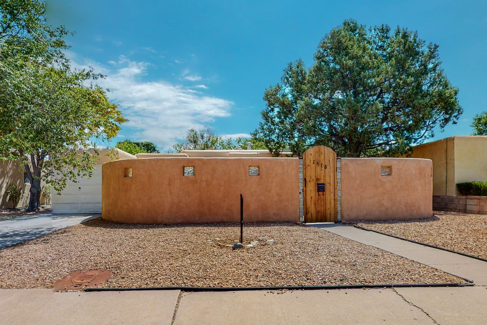 Albuquerque House: 1716 Bryn Mawr Dr NE
