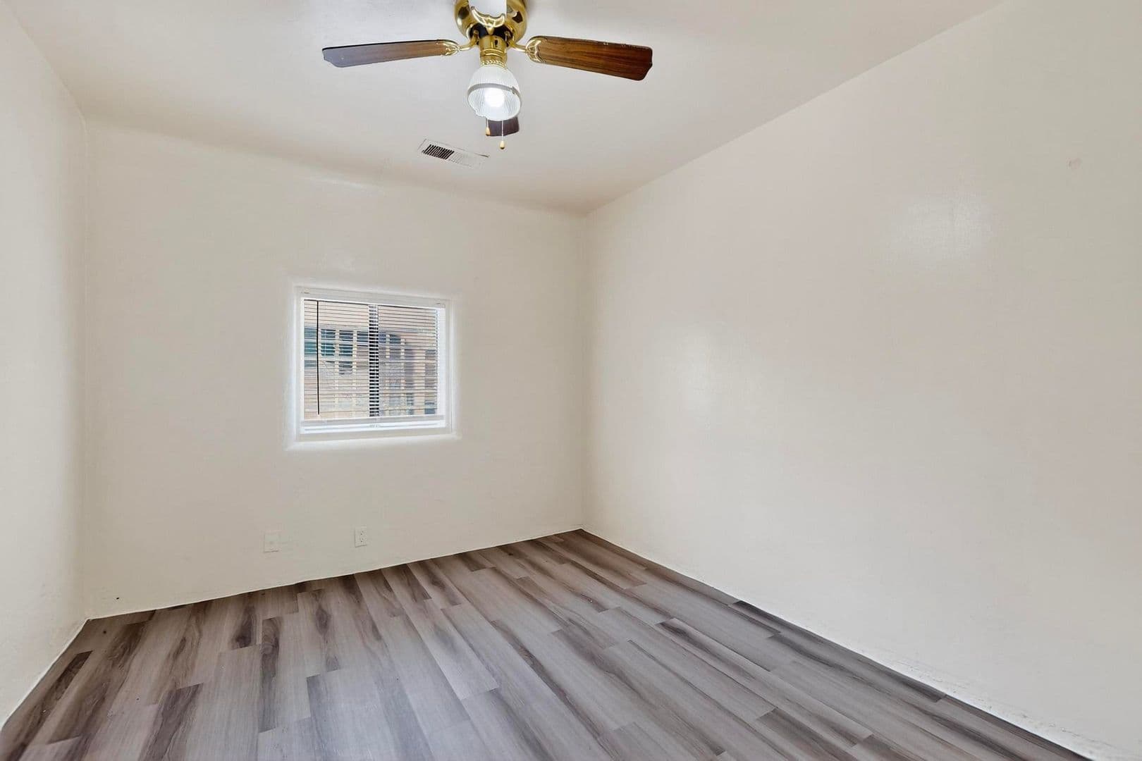 Albuquerque House: 5016 5th Street NW