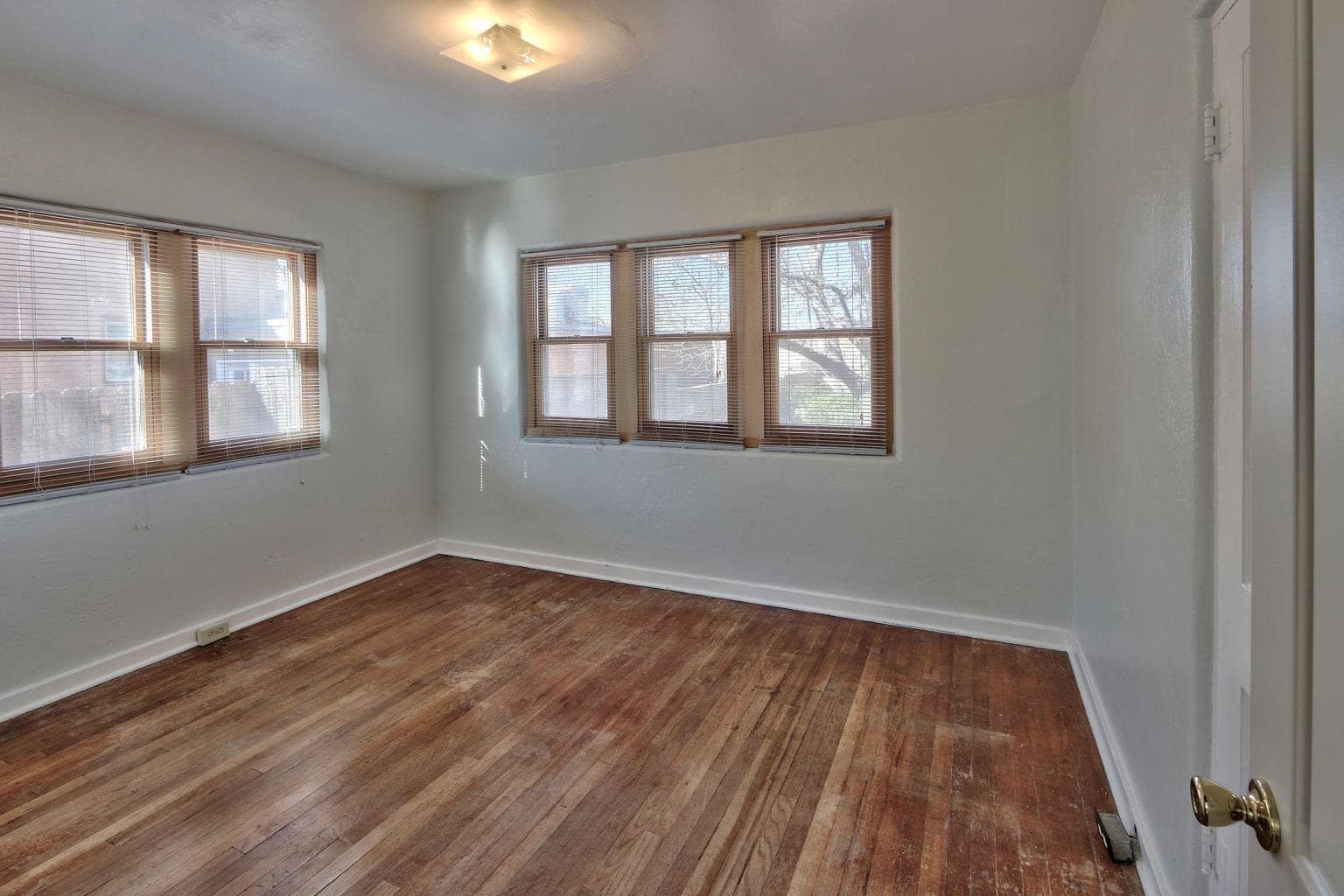 Albuquerque Apartment: 2111 Lead Avenue SE