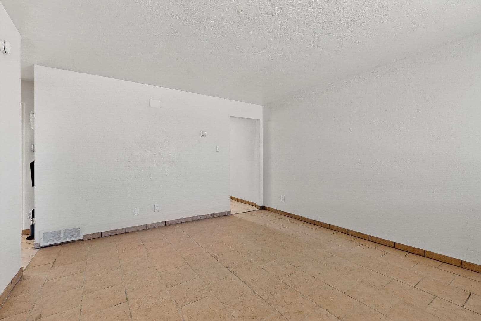 Albuquerque Apartment: Z536 Cardenas Dr SE