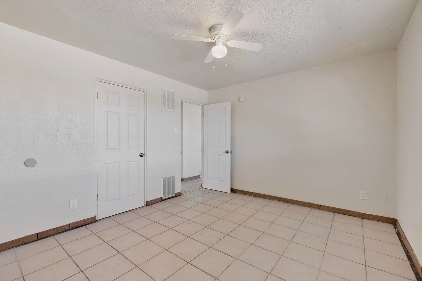 Albuquerque Apartment: Z536 Cardenas Dr SE