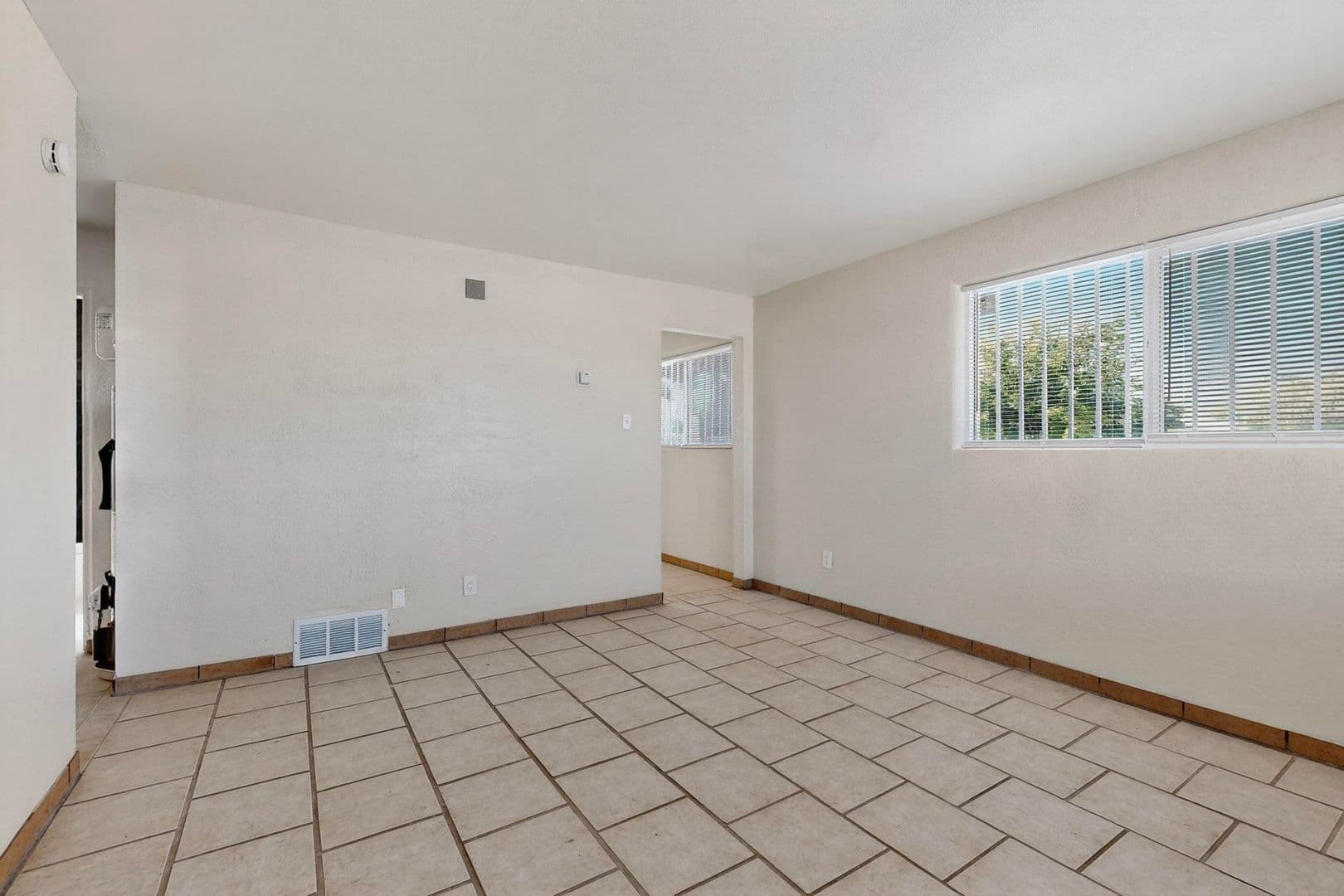 Albuquerque Apartment: Z536 Cardenas Dr SE
