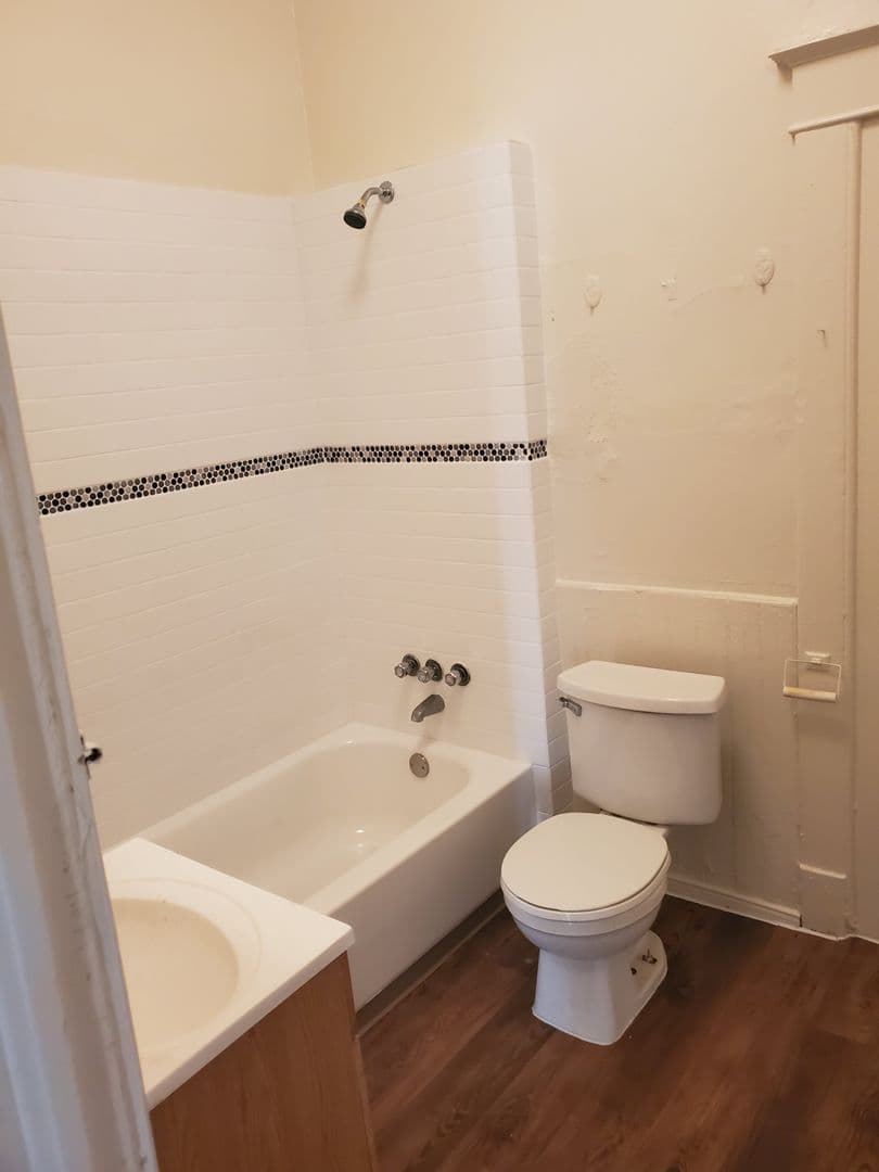 Albuquerque Apartment: 802 Walter Street SE