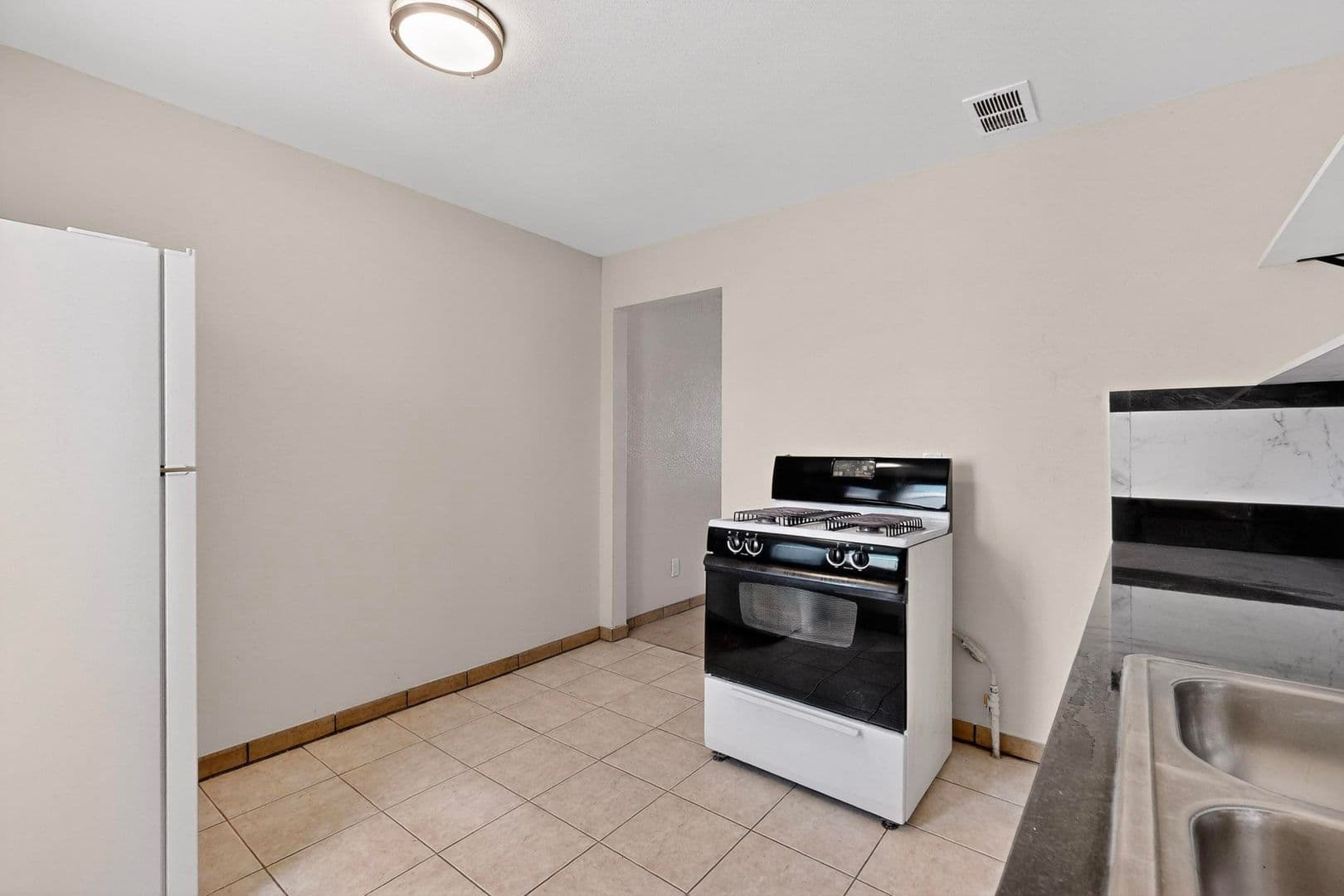Albuquerque Apartment: Z536 Cardenas Dr SE
