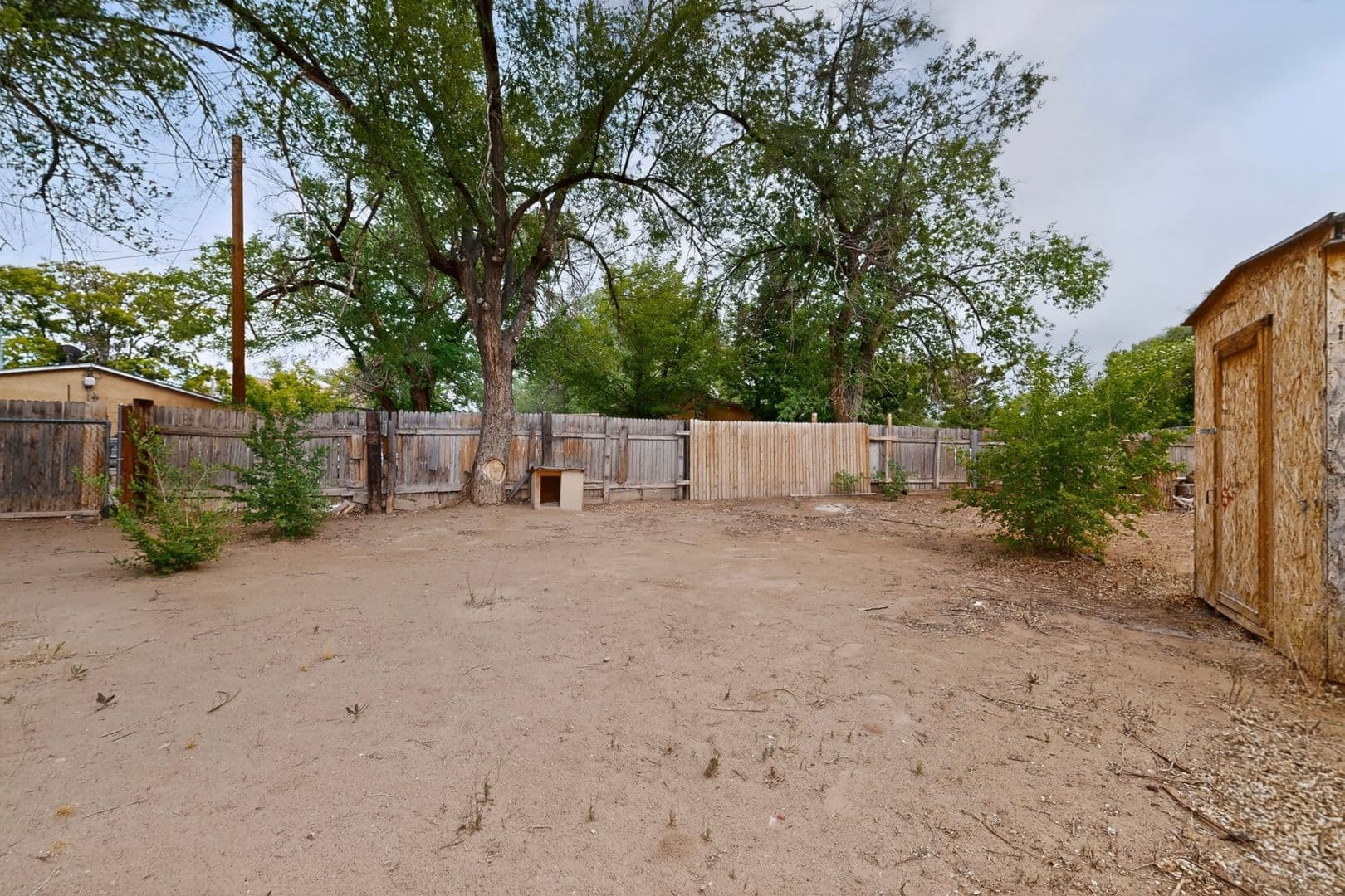 Albuquerque House: 1846 Henry Circle SW