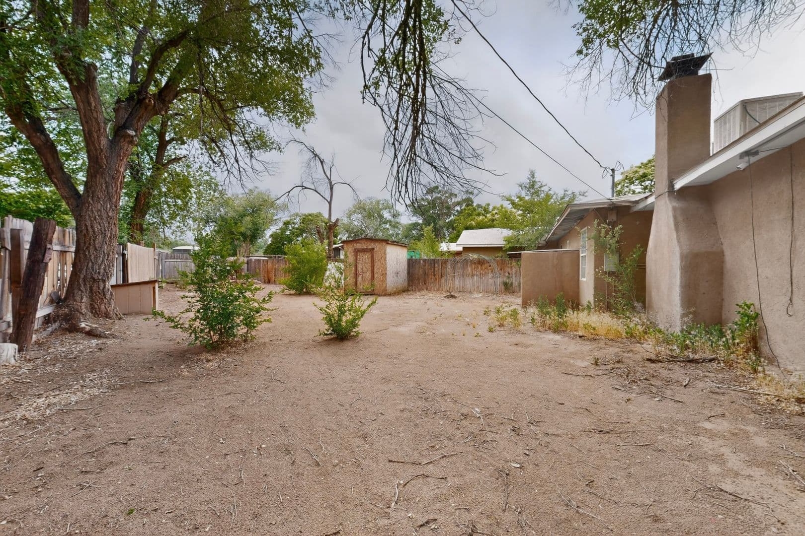 Albuquerque House: 1846 Henry Circle SW