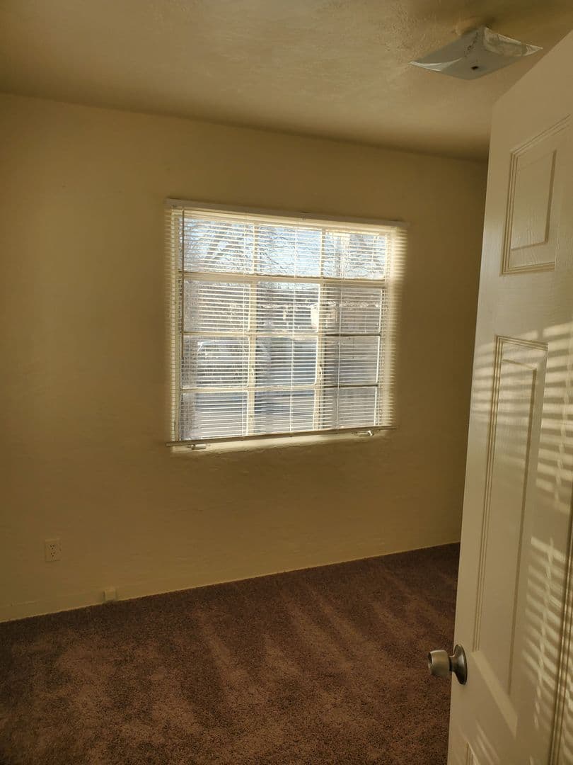 Albuquerque Apartment: 802 Walter Street SE