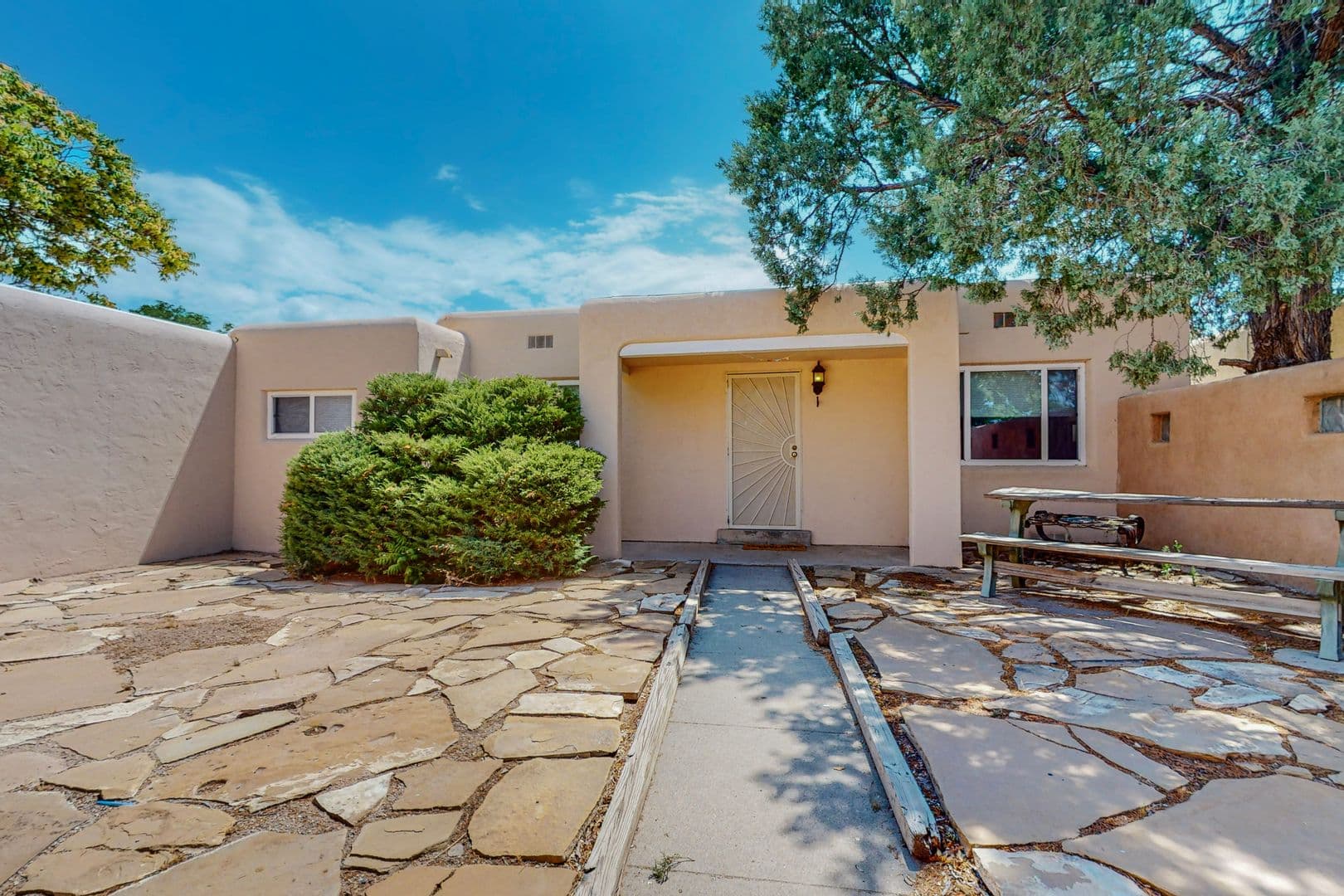 Albuquerque House: 1716 Bryn Mawr Dr NE