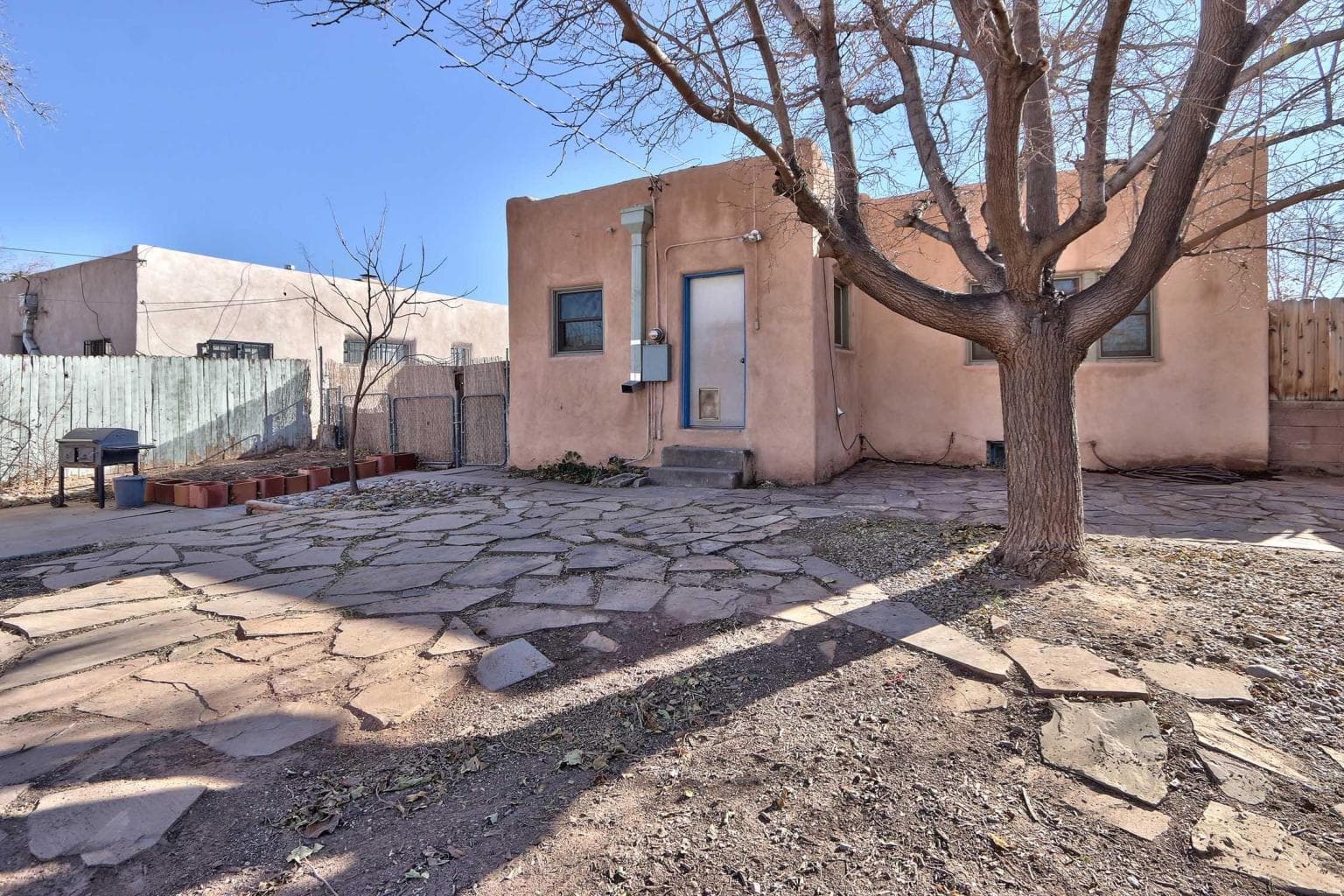 Albuquerque Apartment: 2111 Lead Avenue SE
