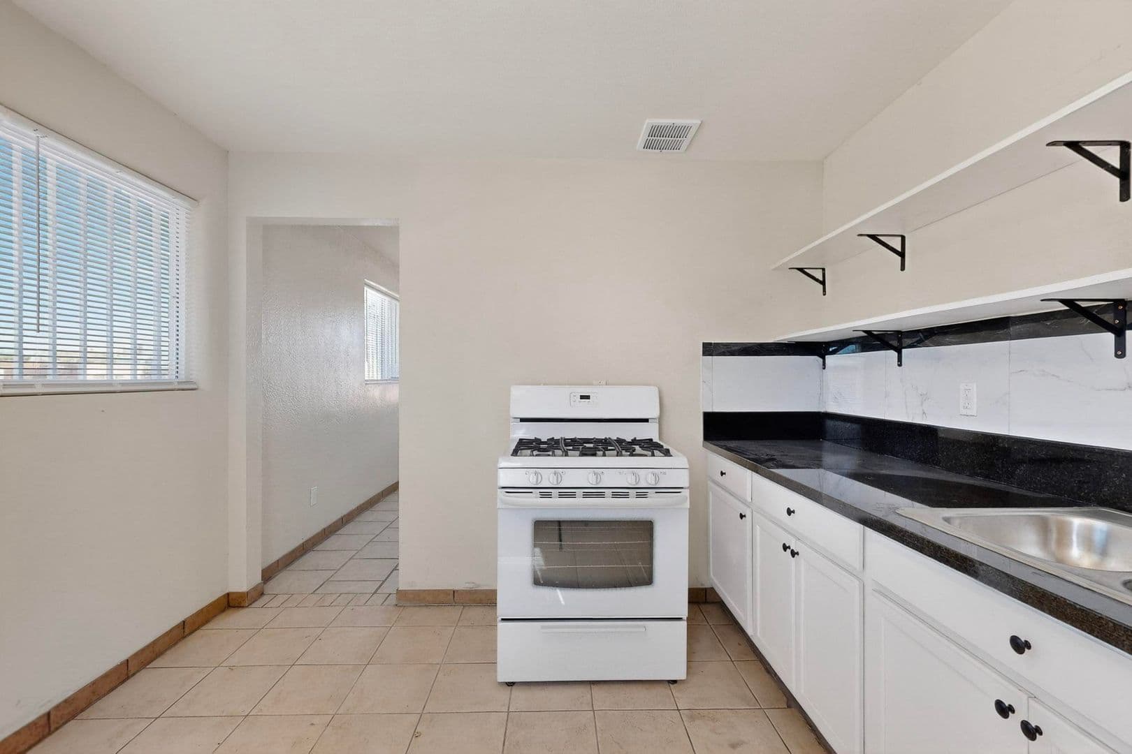 Albuquerque Apartment: 536 Cardenas Dr SE