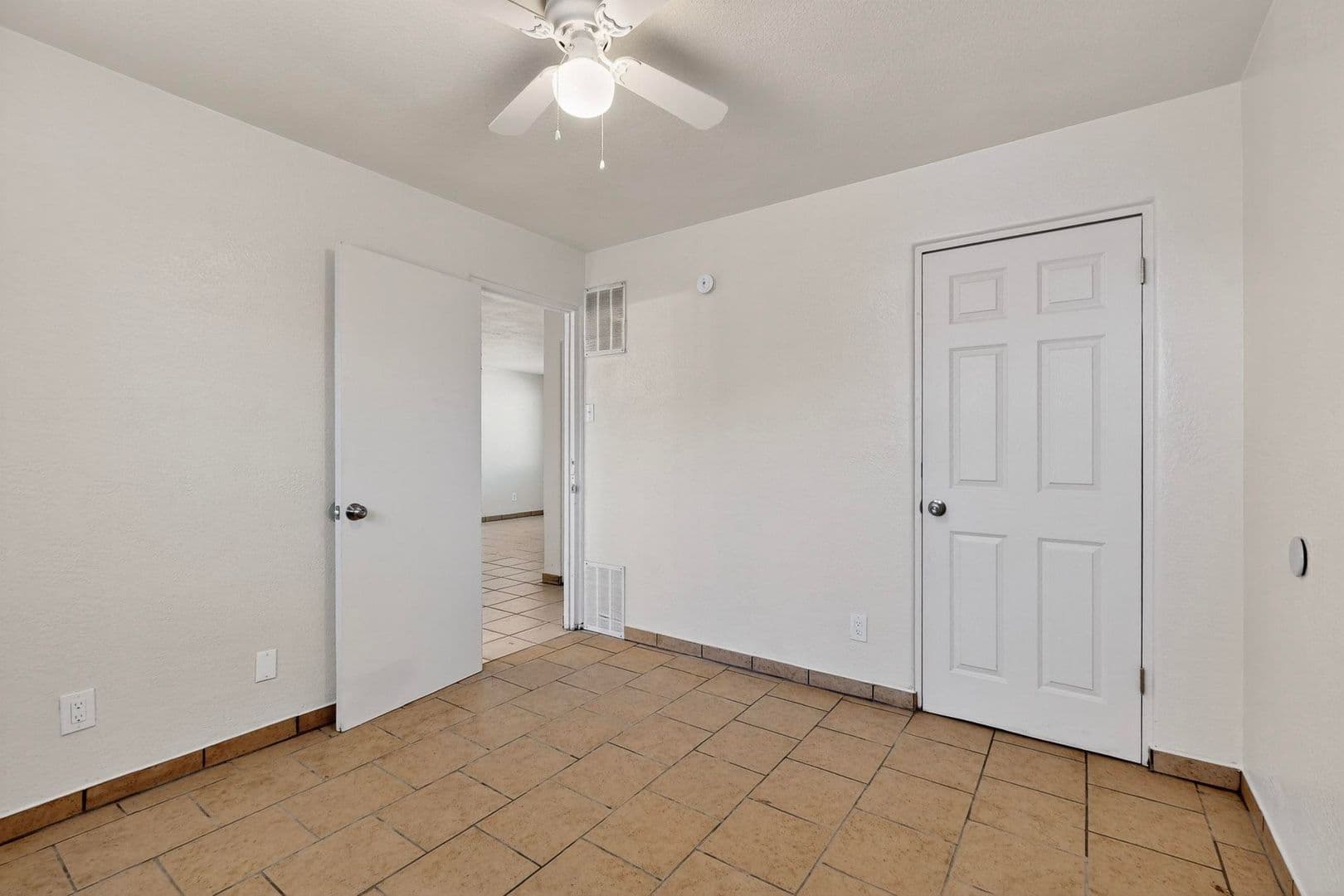 Albuquerque Apartment: Z540 Cardenas Dr SE