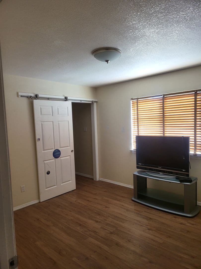 Albuquerque House: 13001 Skyview Ave NE