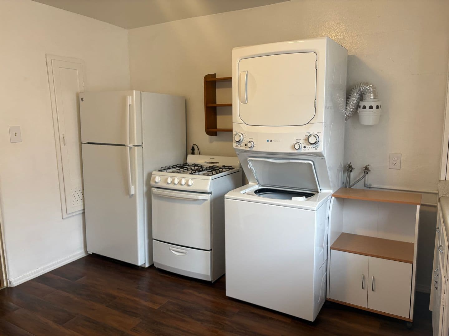 Albuquerque Apartment: 223 Solano Dr NE