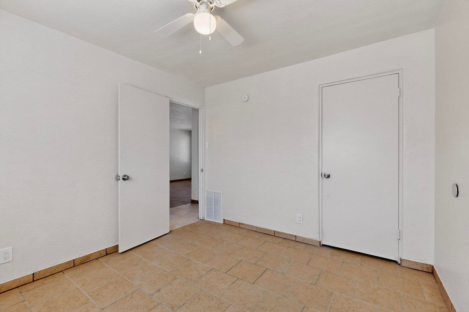 Albuquerque Apartment: Z536 Cardenas Dr SE