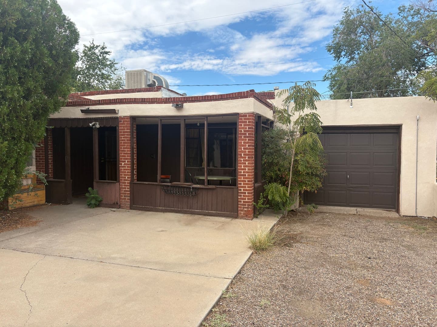 Albuquerque Apartment: 223 Solano Dr NE