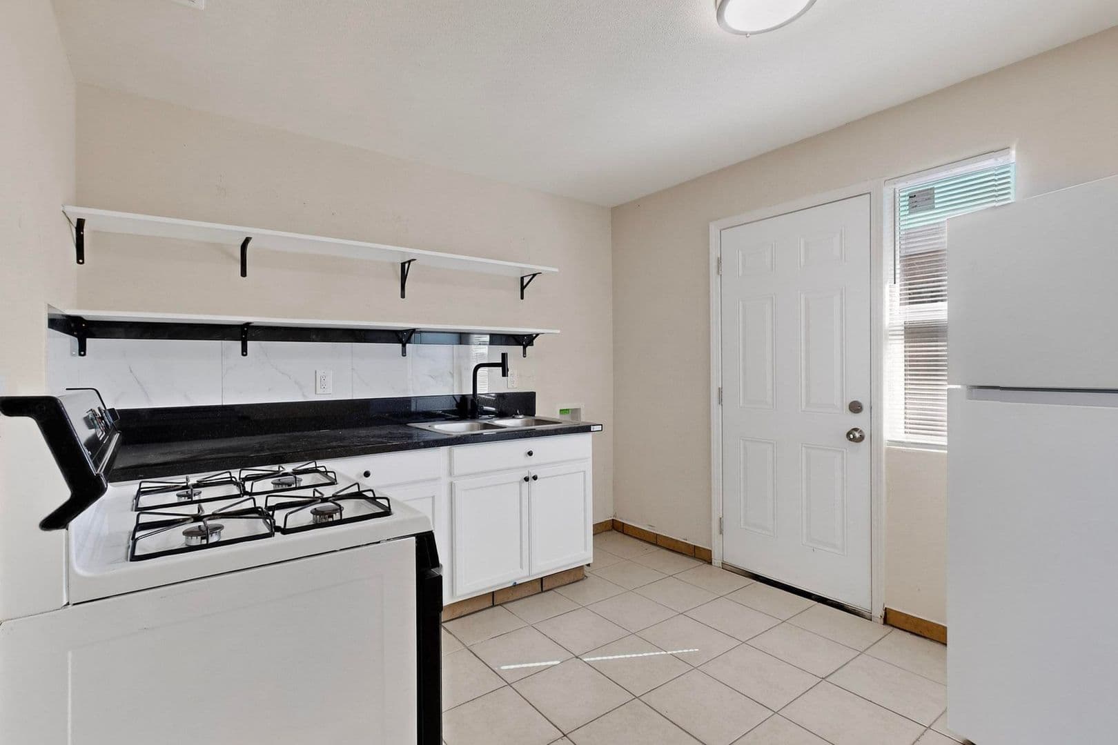 Albuquerque Apartment: Z540 Cardenas Dr SE