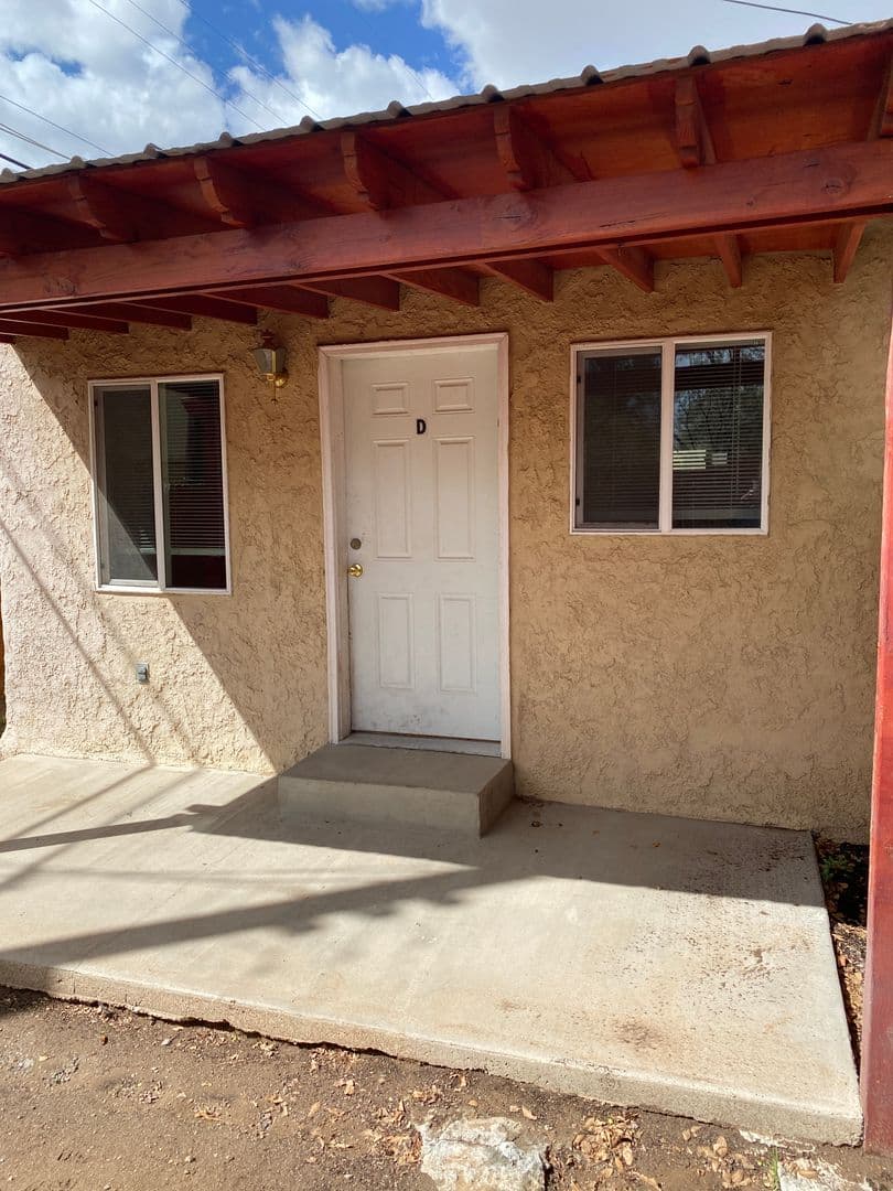 Albuquerque Apartment: 431 Virginia Street NE
