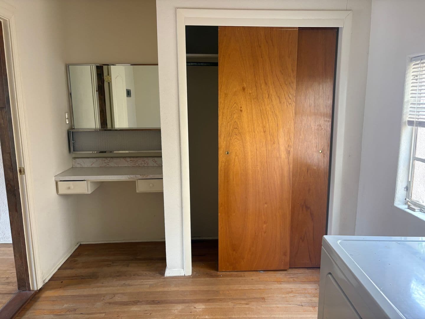 Albuquerque Apartment: 223 Solano Dr NE
