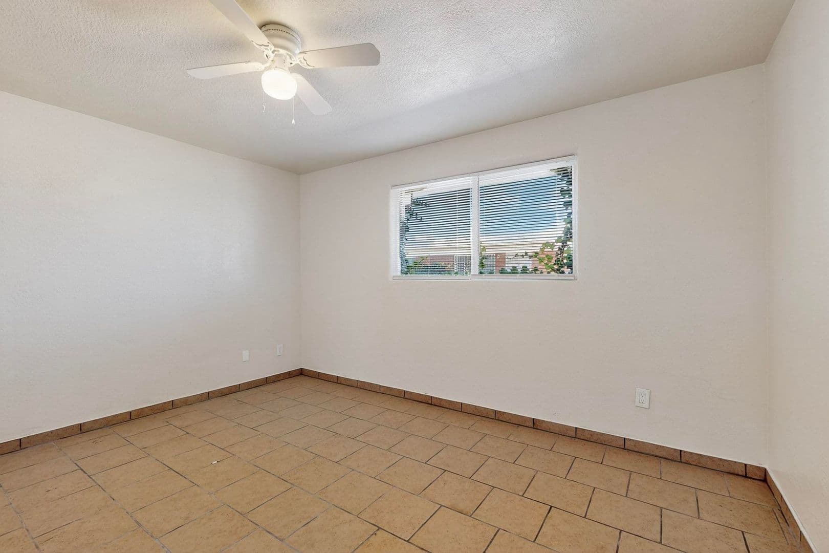 Albuquerque Apartment: Z540 Cardenas Dr SE
