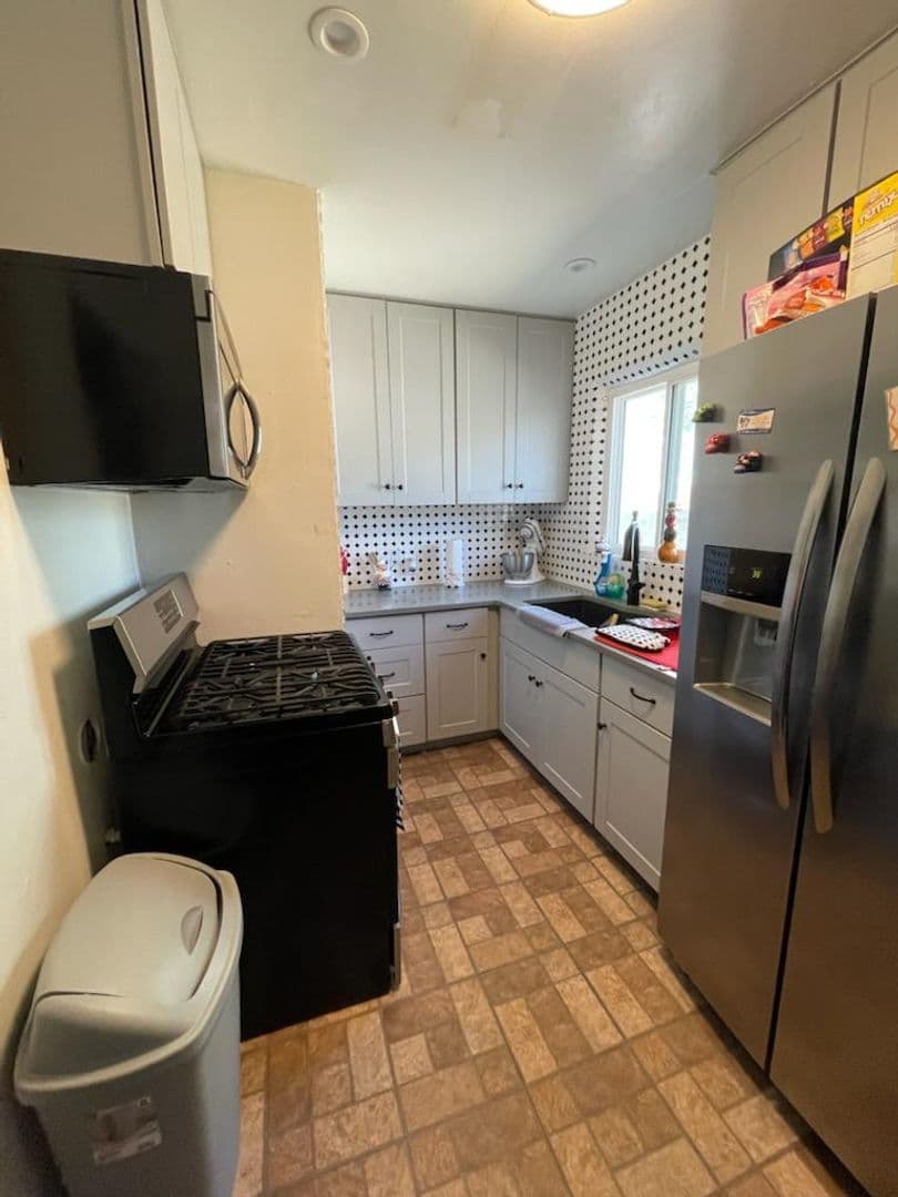 Albuquerque House: 560 60th Street NW