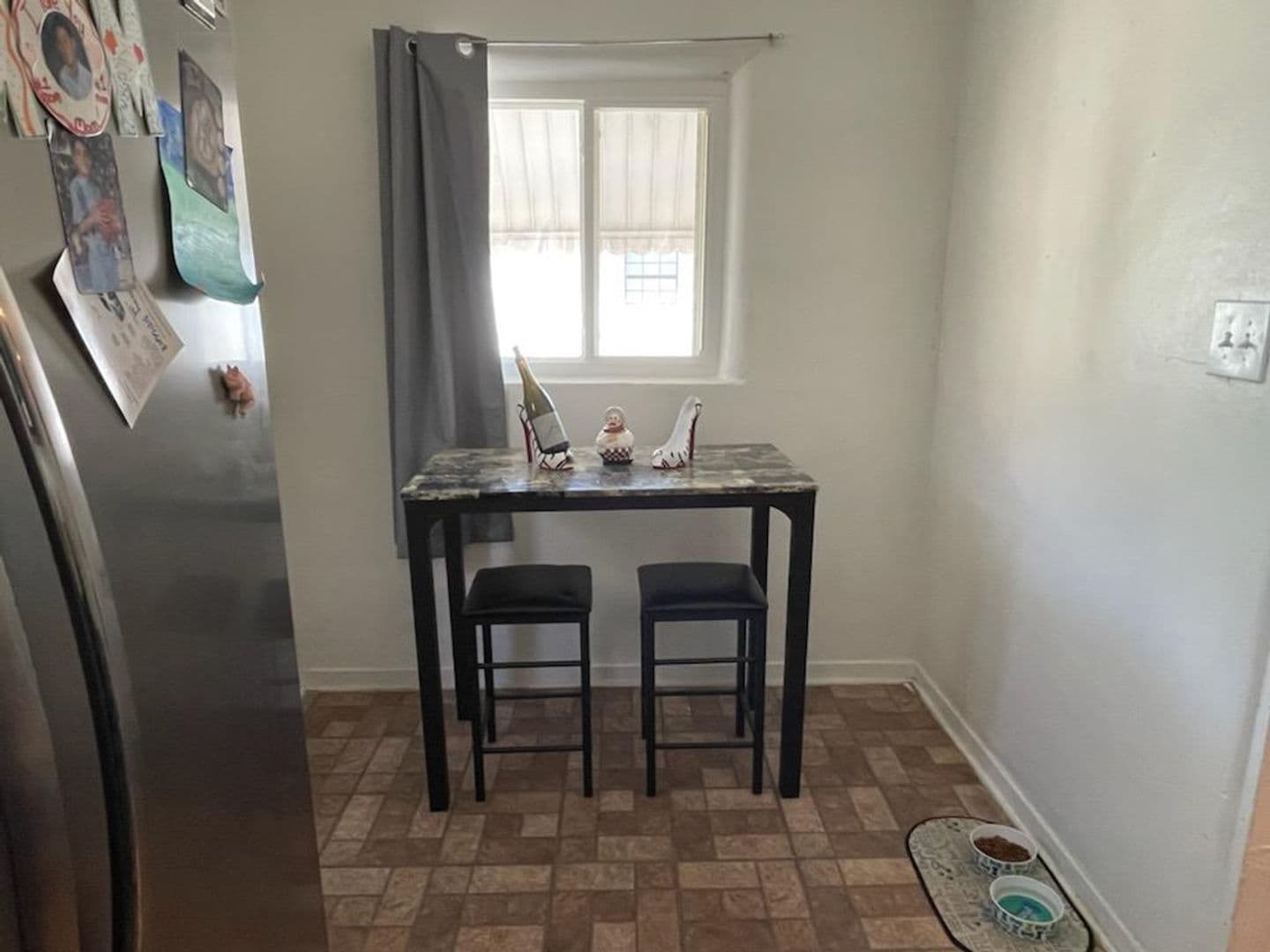 Albuquerque House: 560 60th Street NW