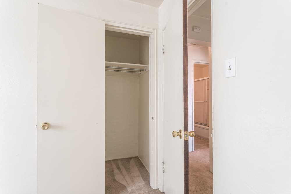 Albuquerque Apartment: 420 Jefferson St NE