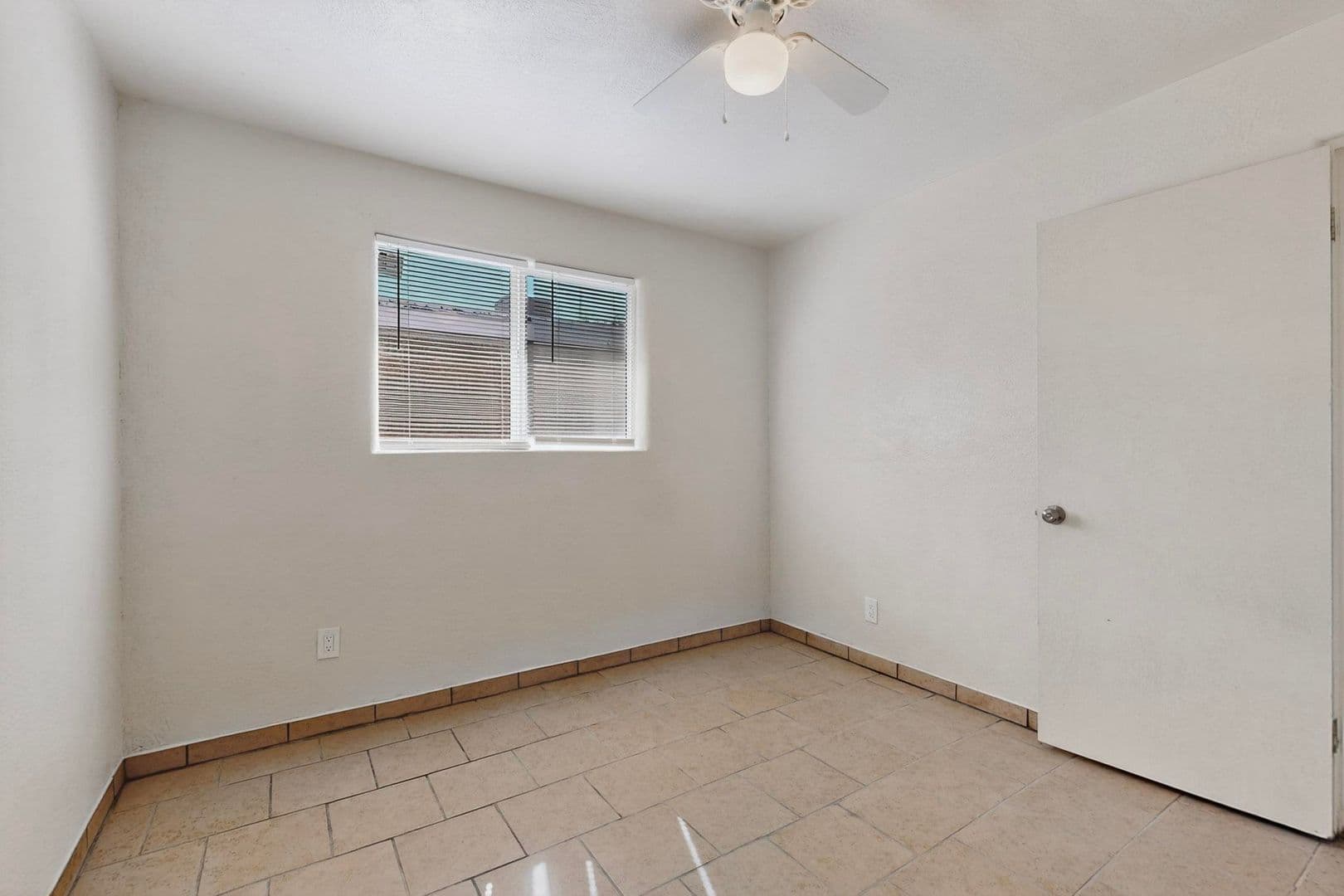 Albuquerque Apartment: 536 Cardenas Dr SE