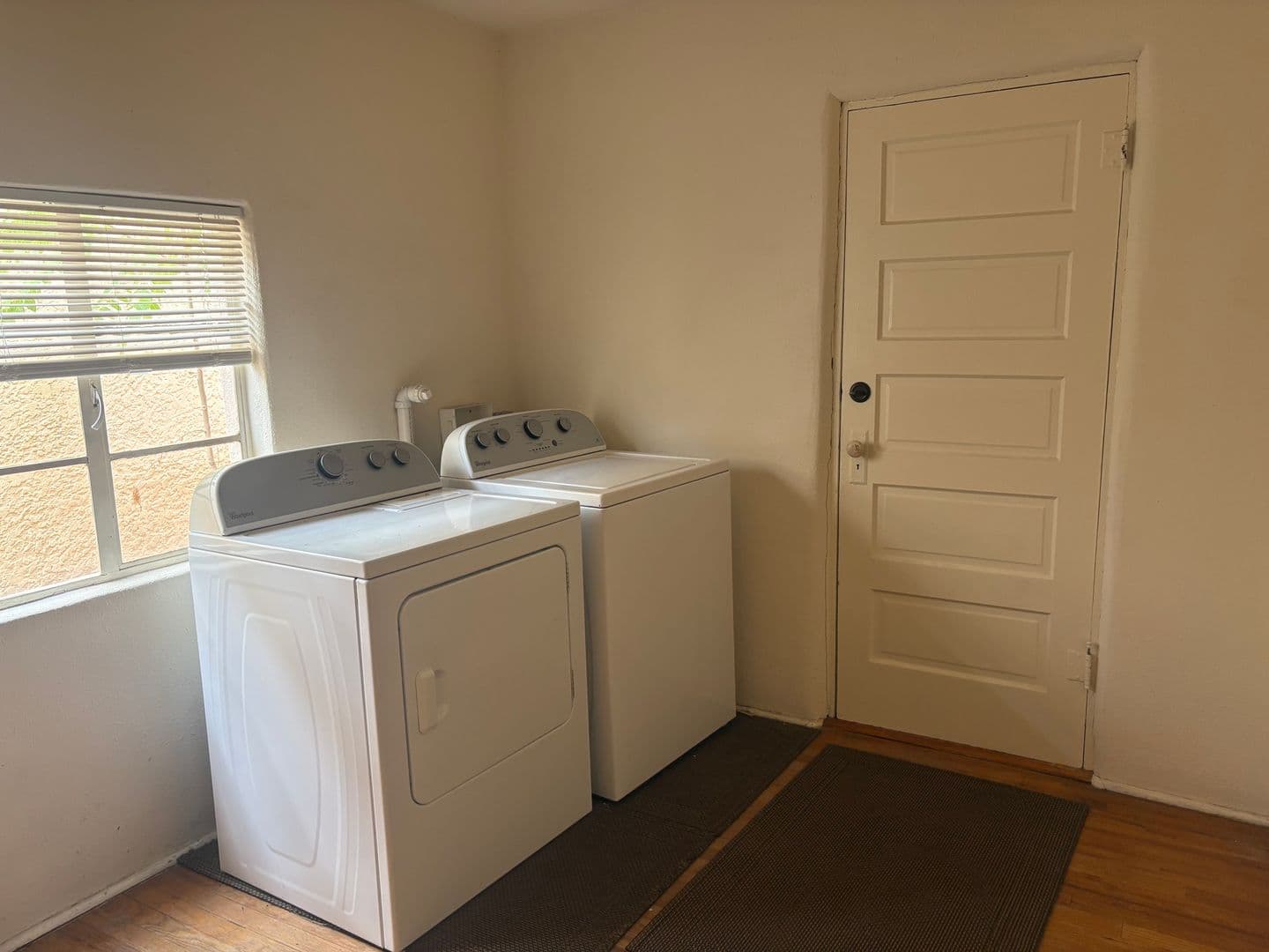 Albuquerque Apartment: 223 Solano Dr NE