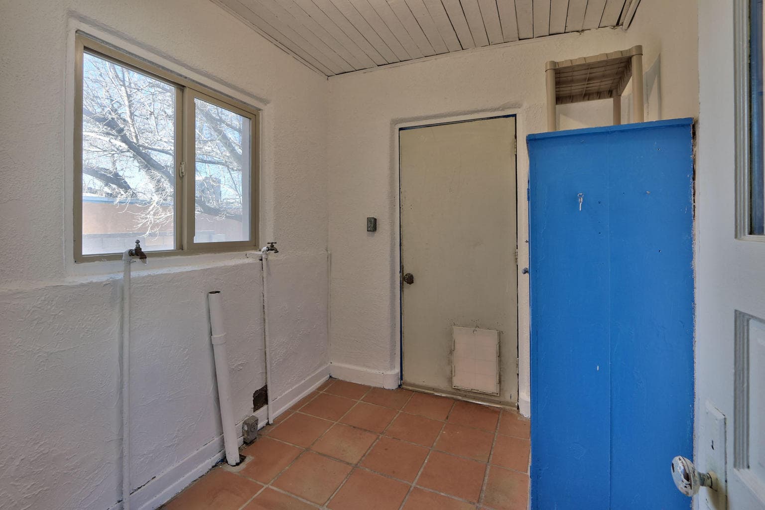 Albuquerque Apartment: 2111 Lead Avenue SE
