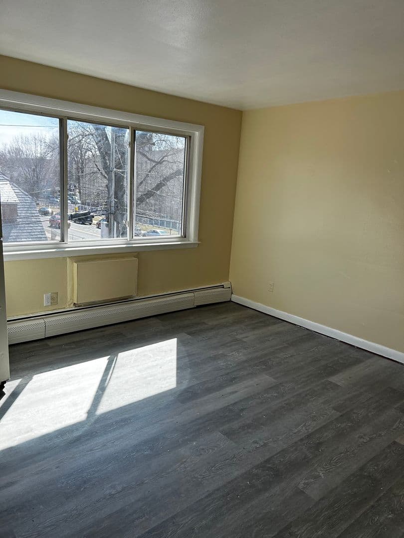 Hartford Apartment: 90 Catherine Street