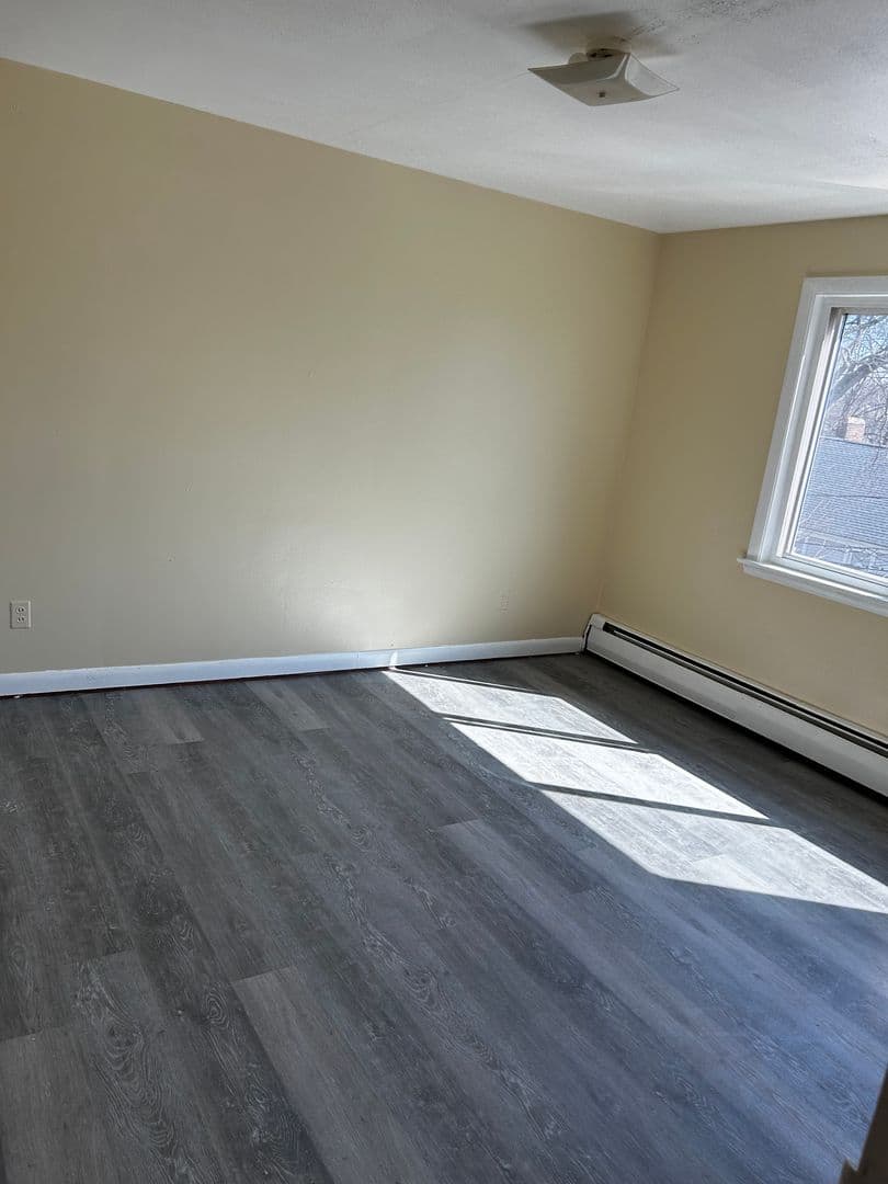 Hartford Apartment: 90 Catherine Street