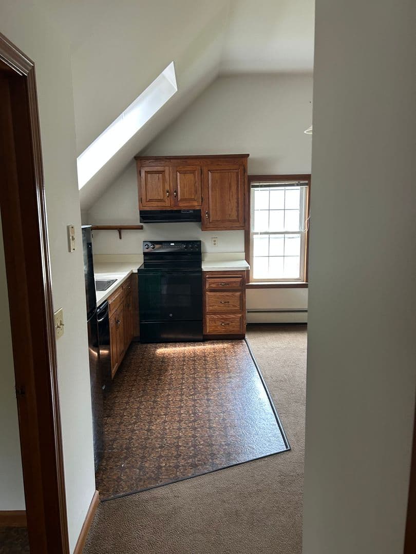 Middletown Apartment: 41 Bretton Road