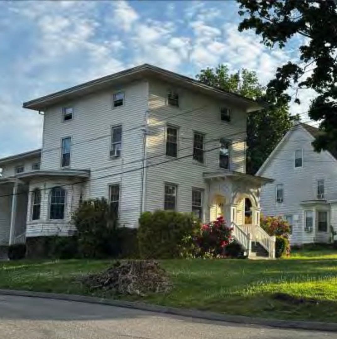 Middletown Apartment: 41 Bretton Road