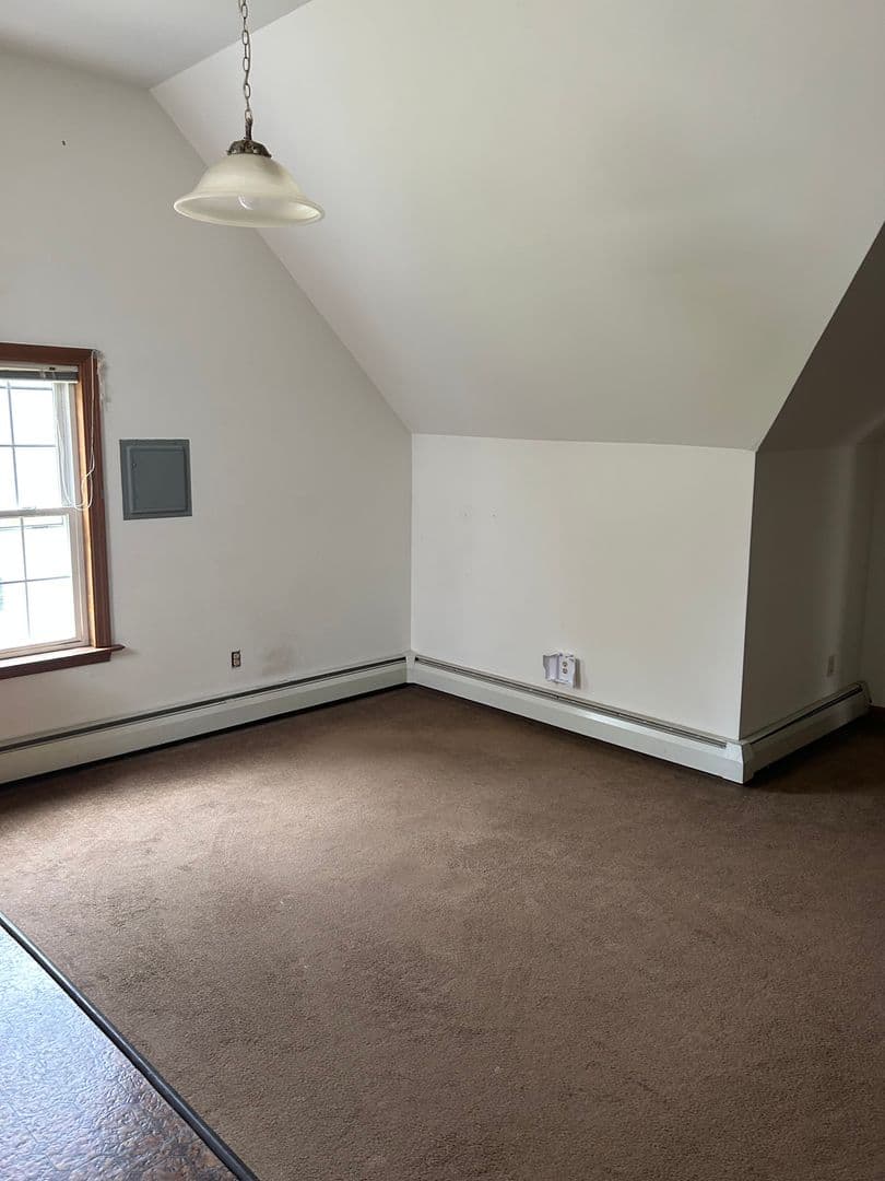 Middletown Apartment: 41 Bretton Road