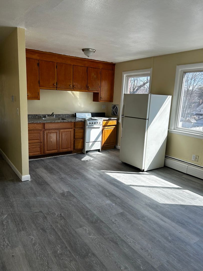 Hartford Apartment: 90 Catherine Street