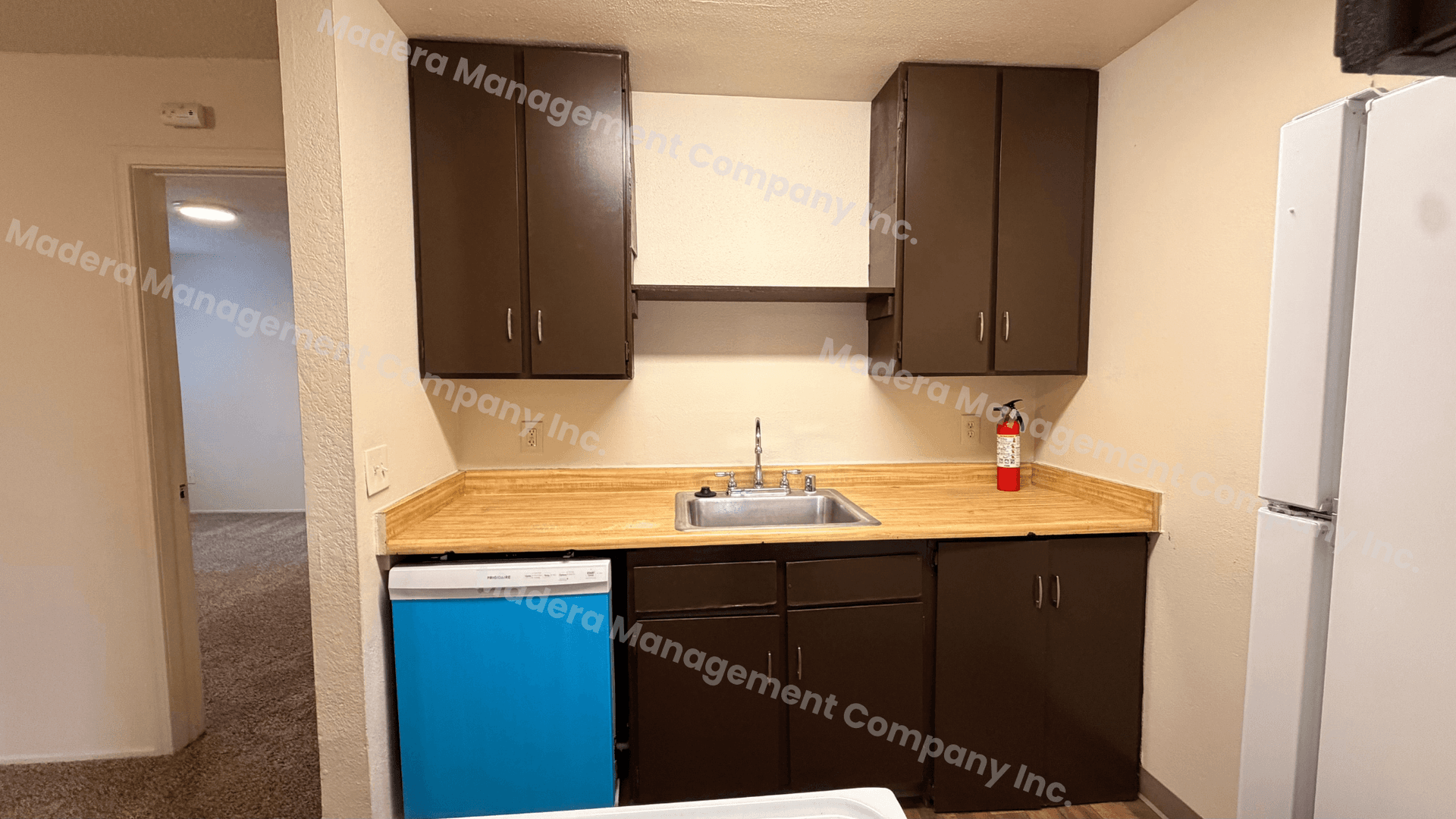 Madera Apartment: 300 S. B Street