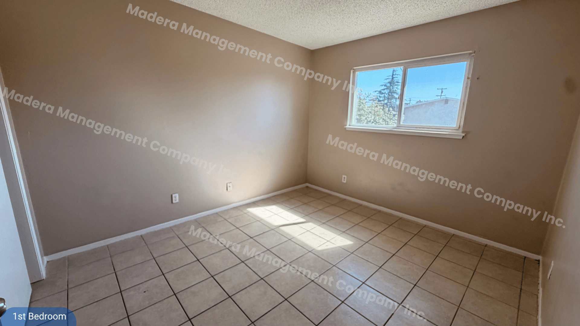 Madera Apartment: 301 North B Street