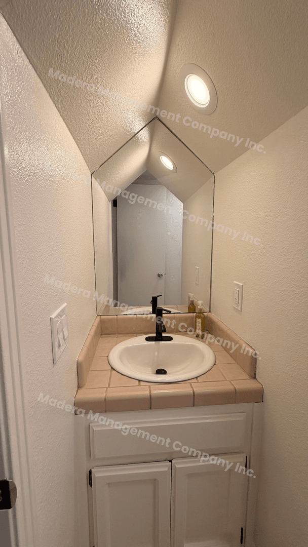 Fresno House: 7728 North 8th Street
