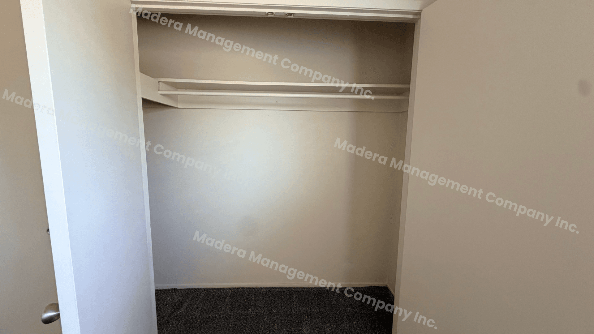 Madera Apartment: 412 E. 4th Street