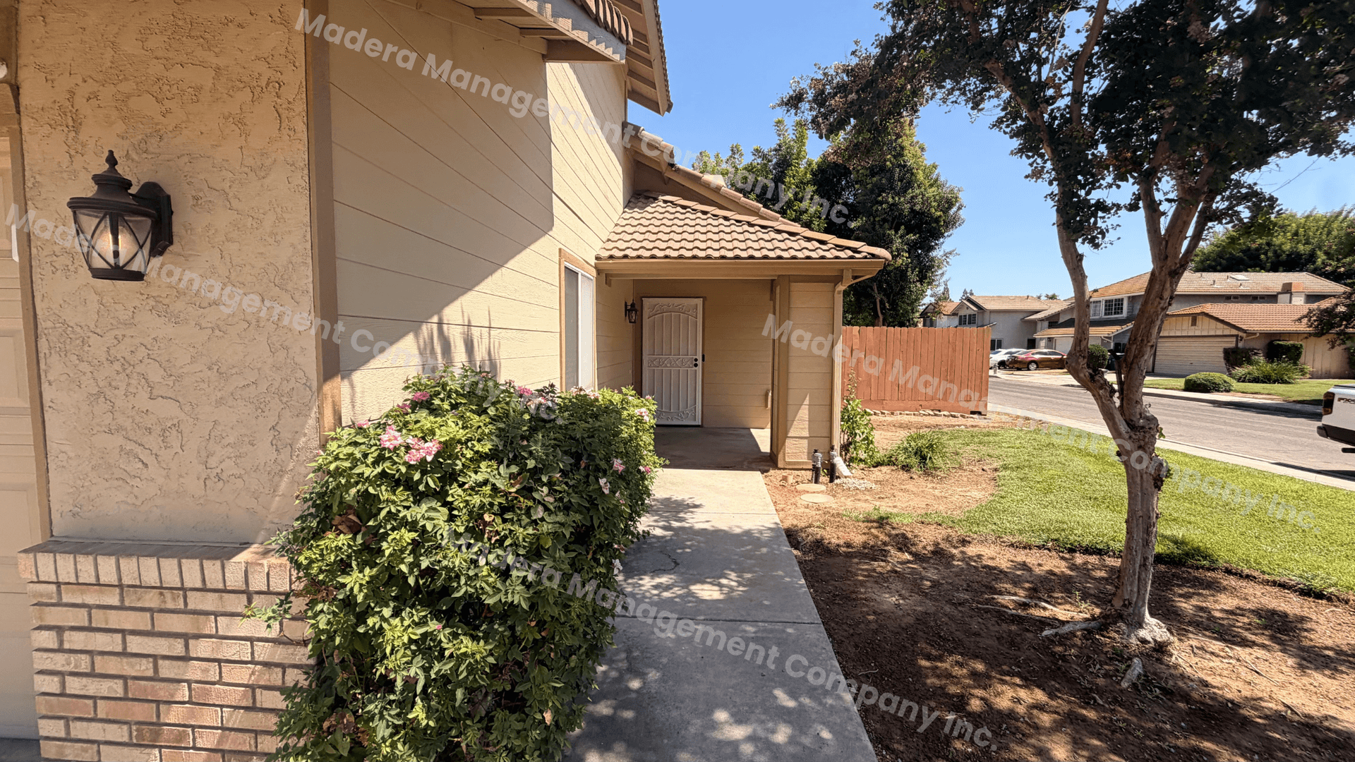 Fresno House: 7728 North 8th Street