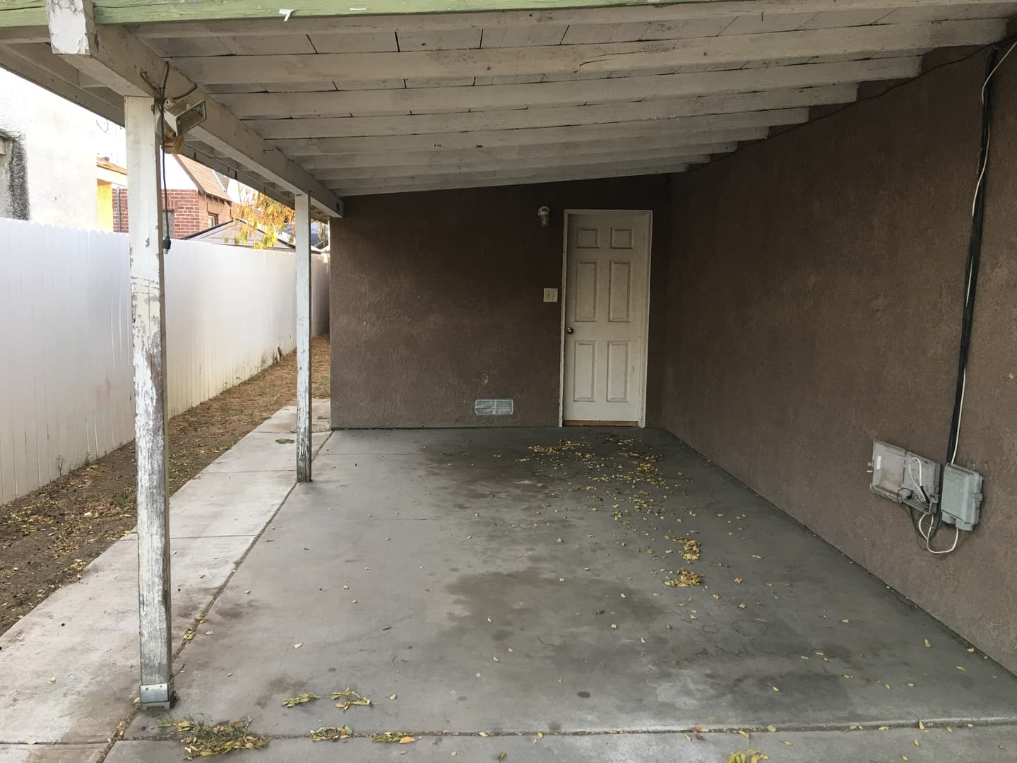 Madera House: 409 1/2 N. H St