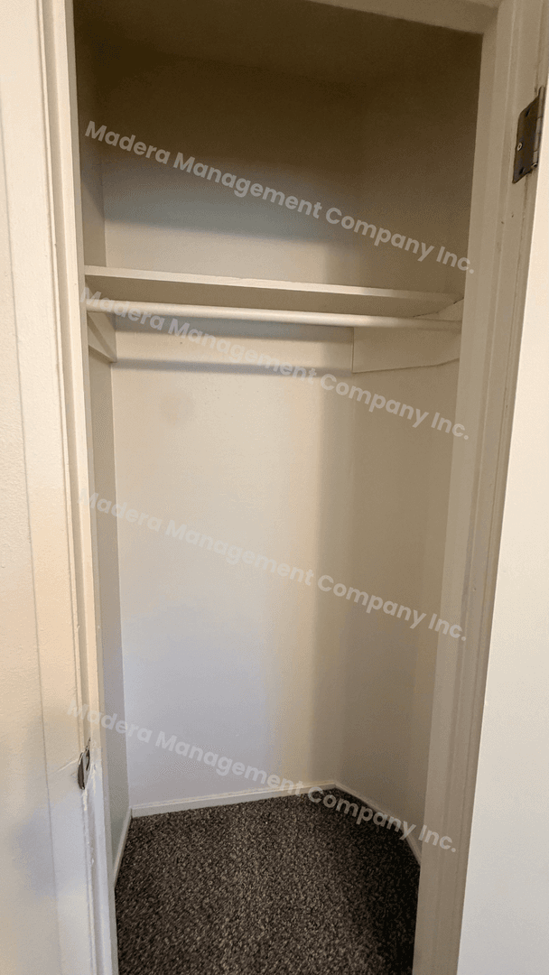 Madera Apartment: 412 E. 4th Street