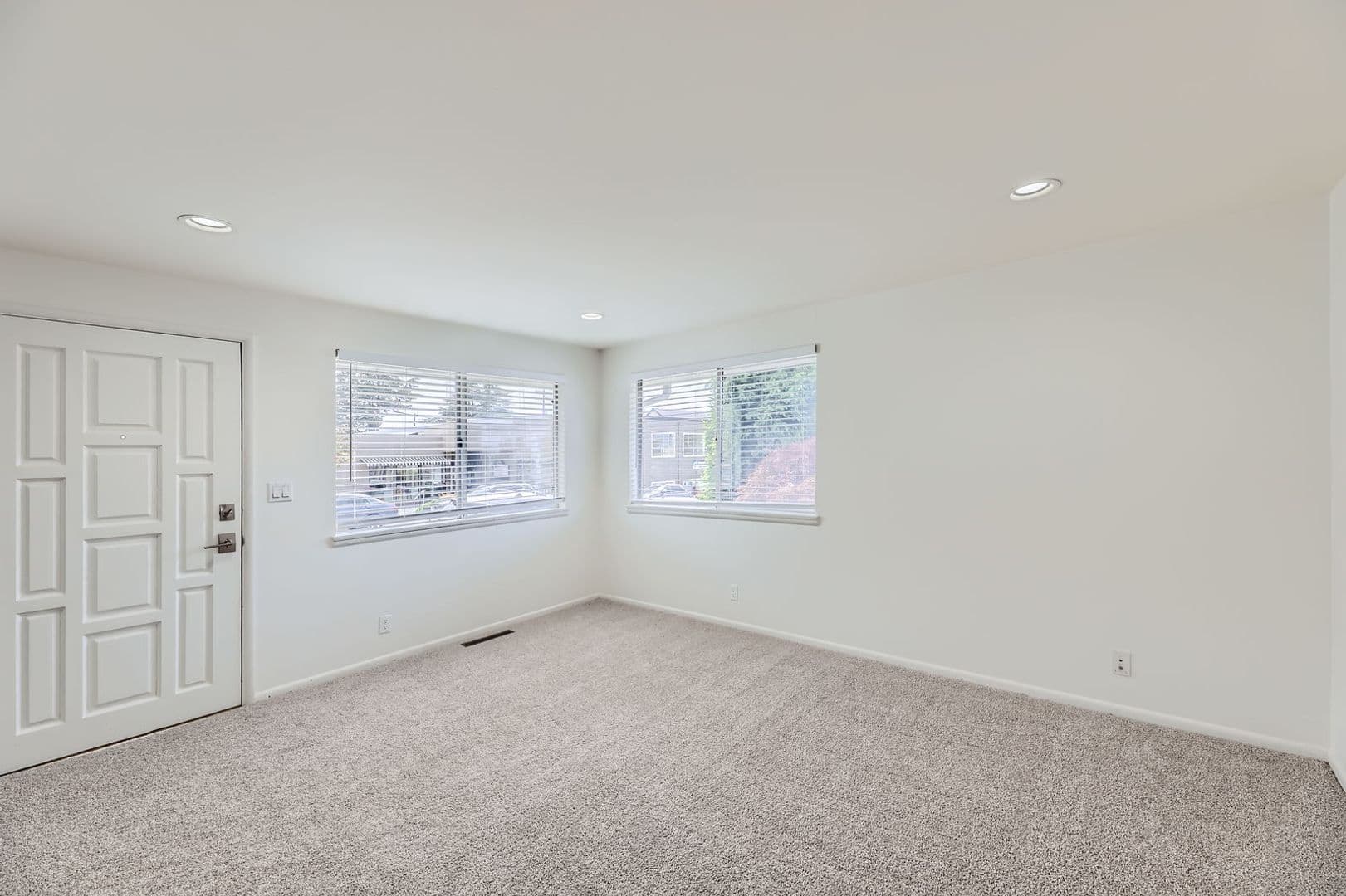 Edmonds Apartment: 615 Main St