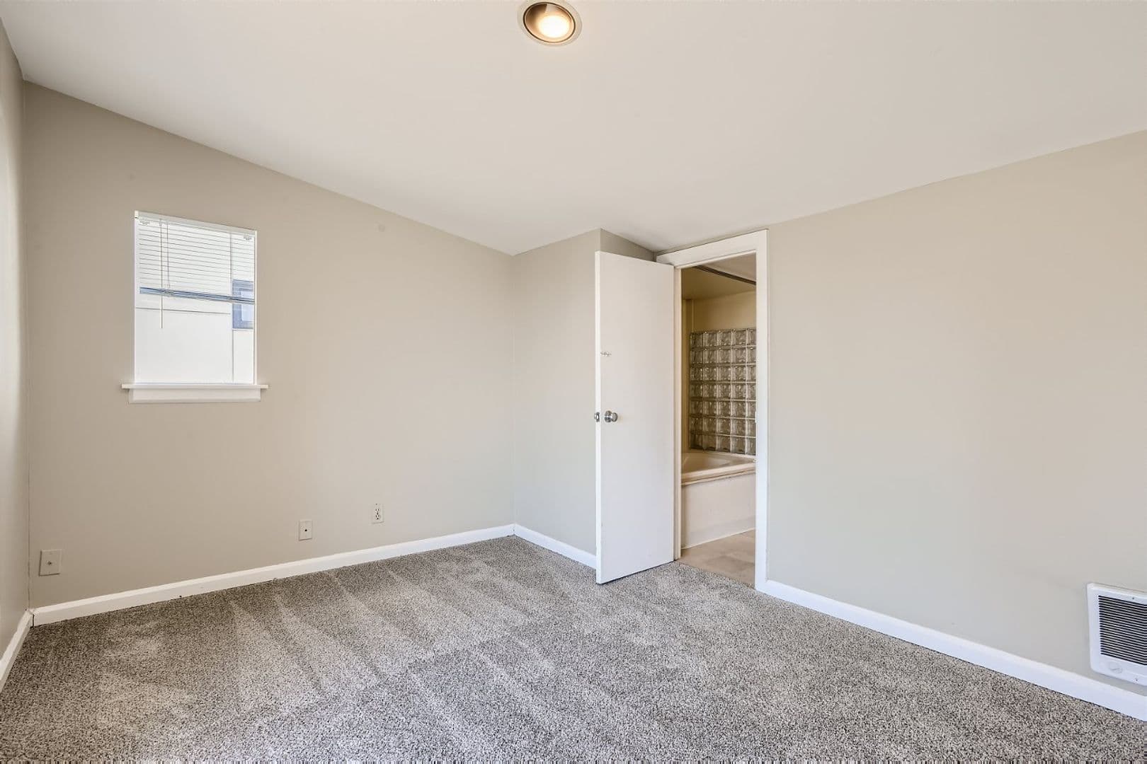 Seattle Apartment: 2312 E Denny Way
